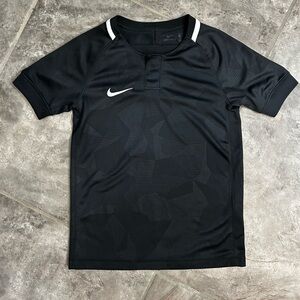 Nike Boys Black and White Jersey Dri-Fit Size XS